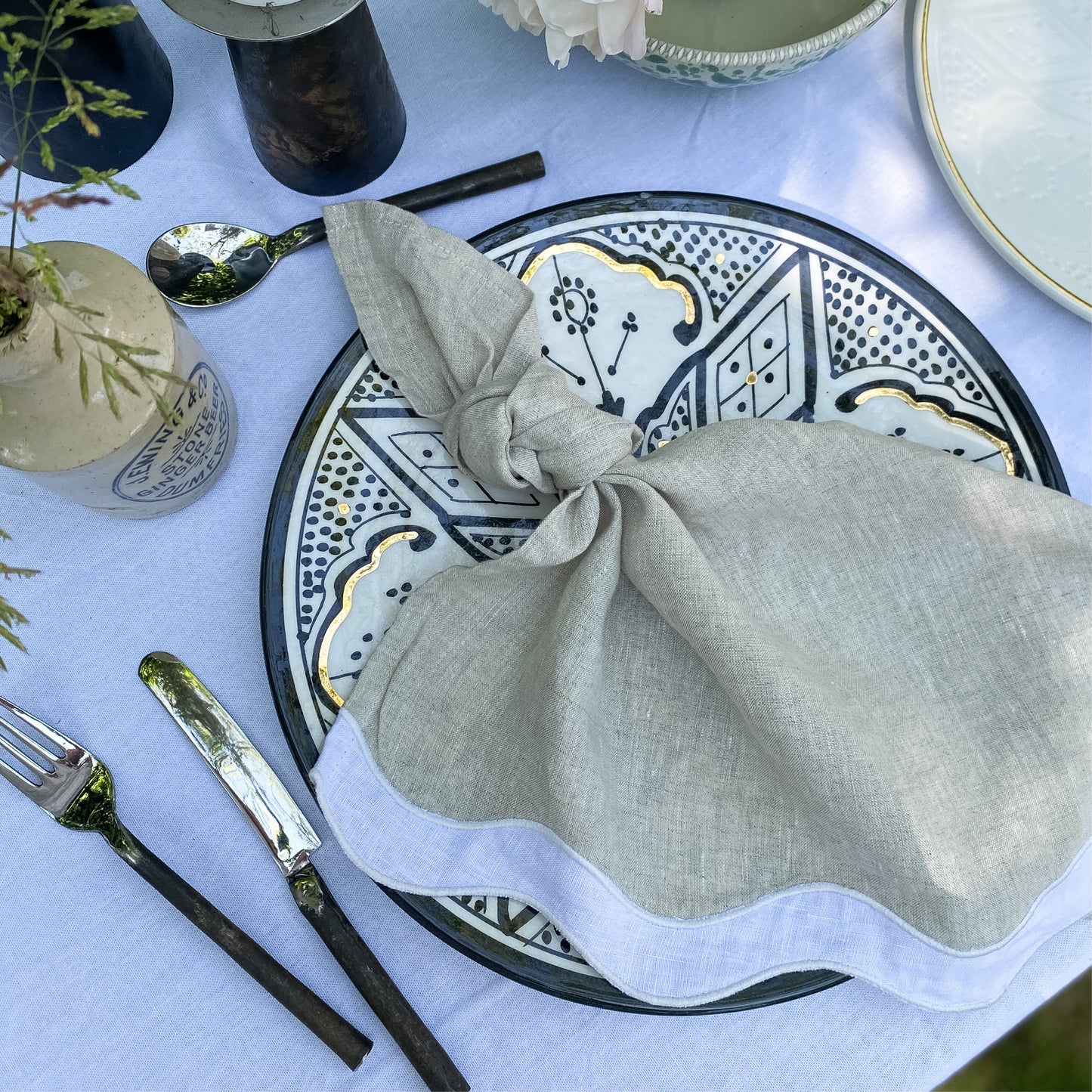 Natural and White Linen Napkins // Set of 4