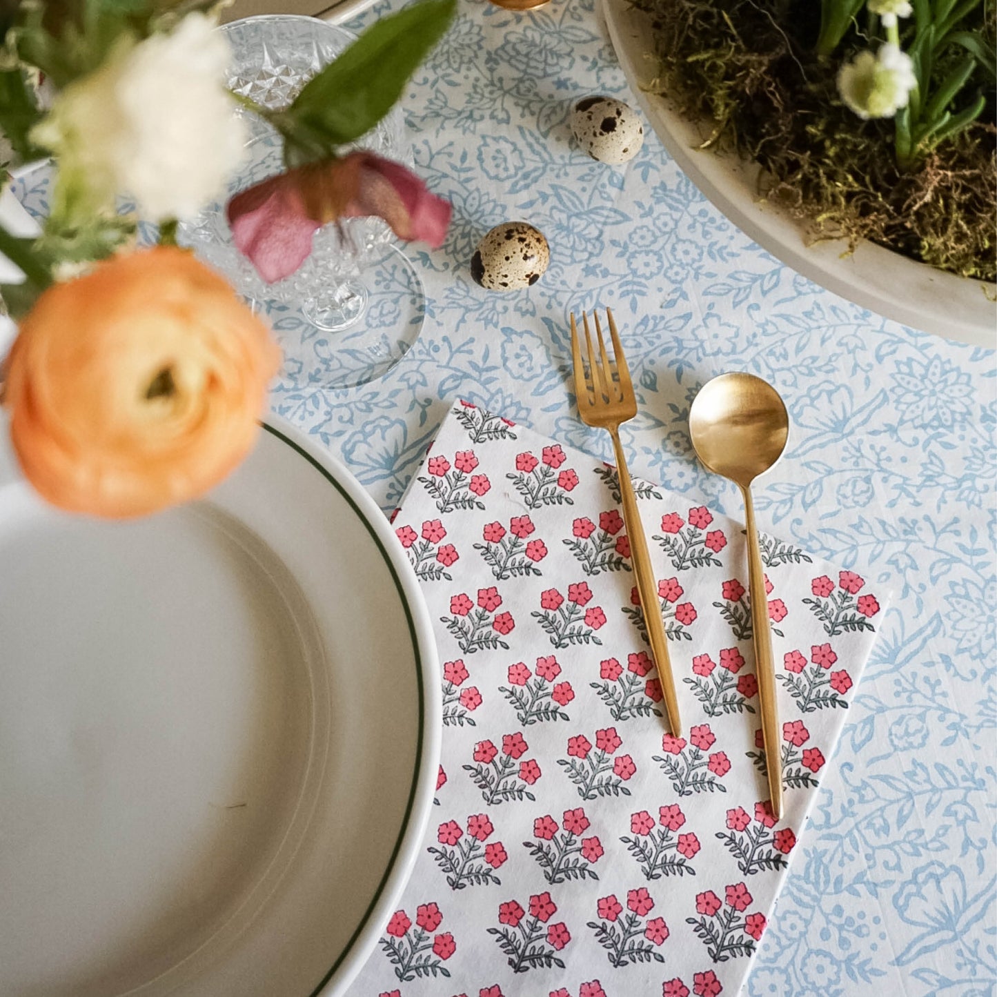 pink and green napkins