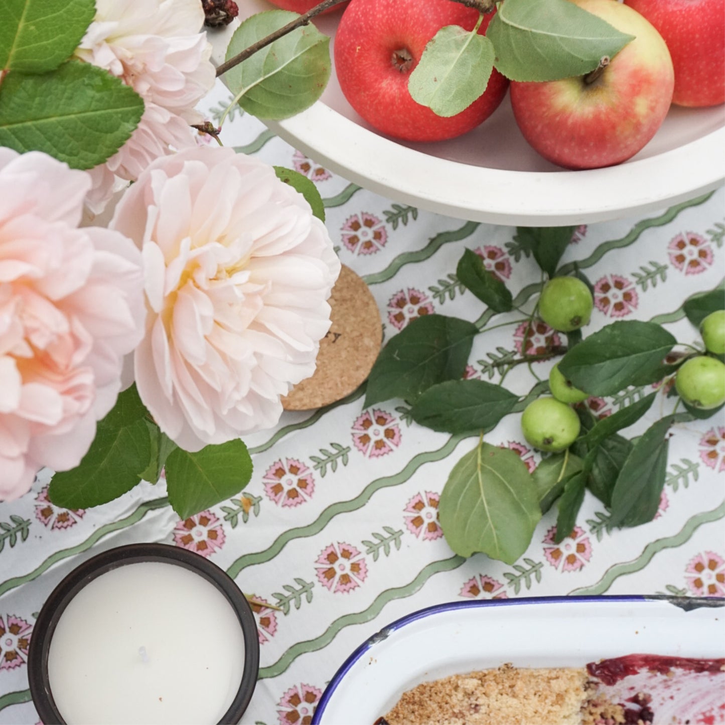 Thea Green Wavy Tablecloth