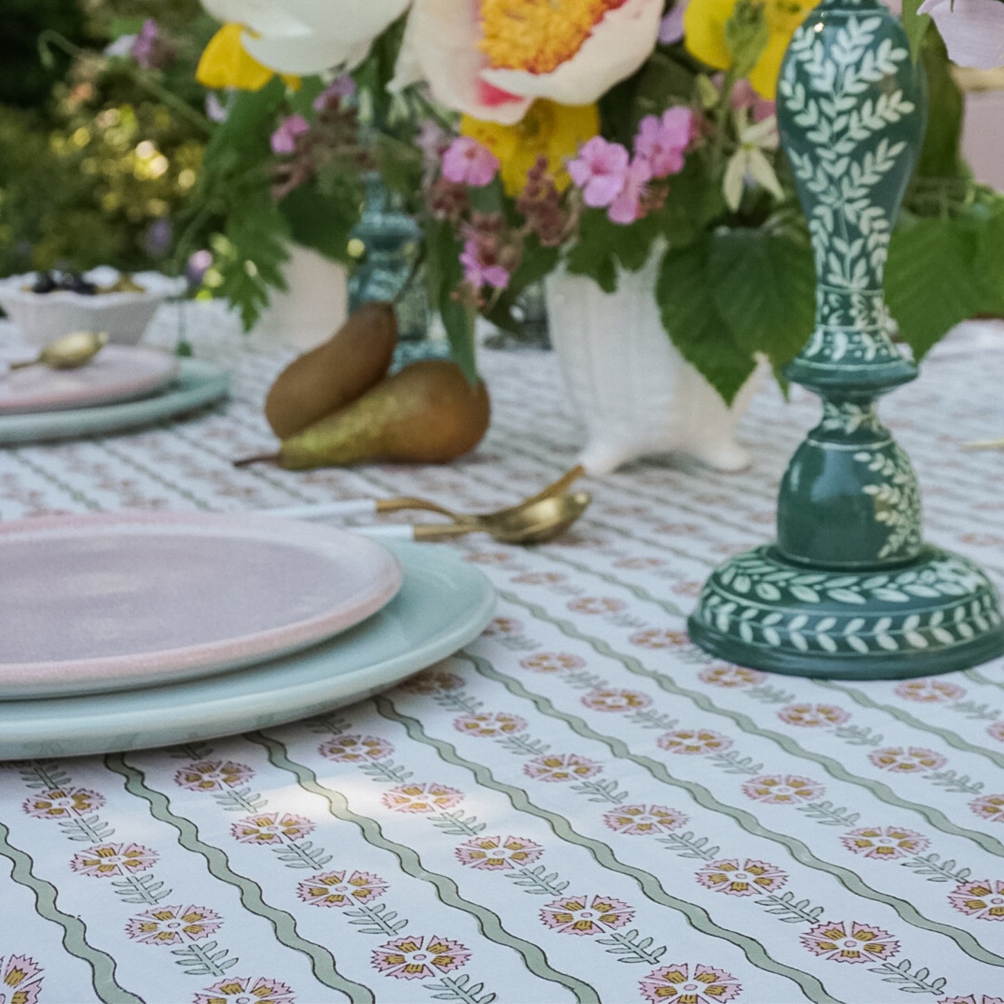 Thea Green Wavy Tablecloth