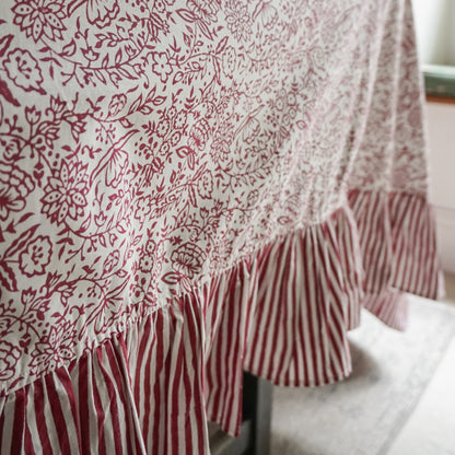 Hazel Tablecloth in Burgundy