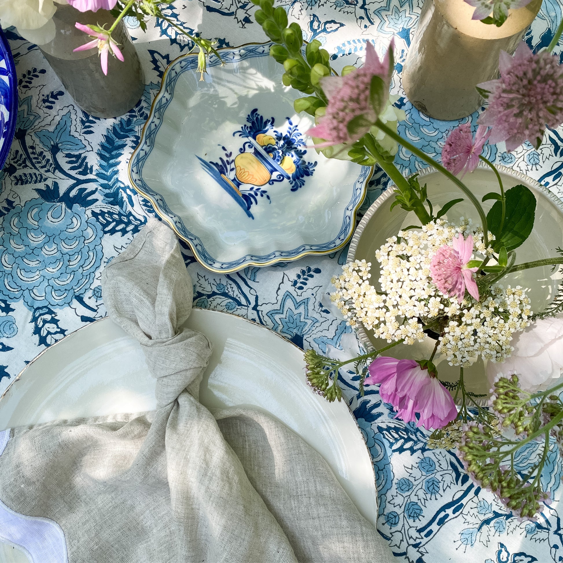 blue and white tablecloth classic design