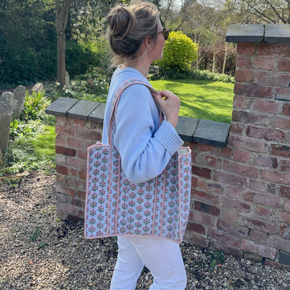 Fleurs Tote Bag