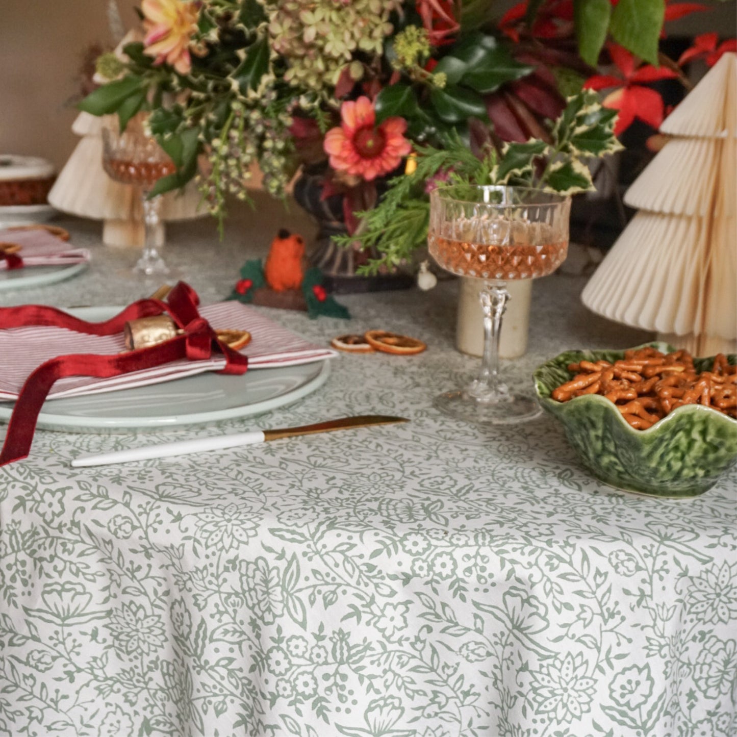 Hazel Tablecloth in Green