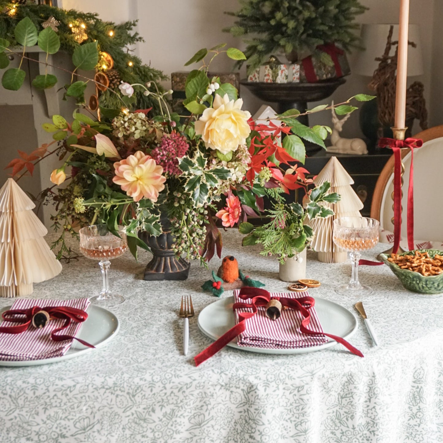 Hazel Tablecloth in Green