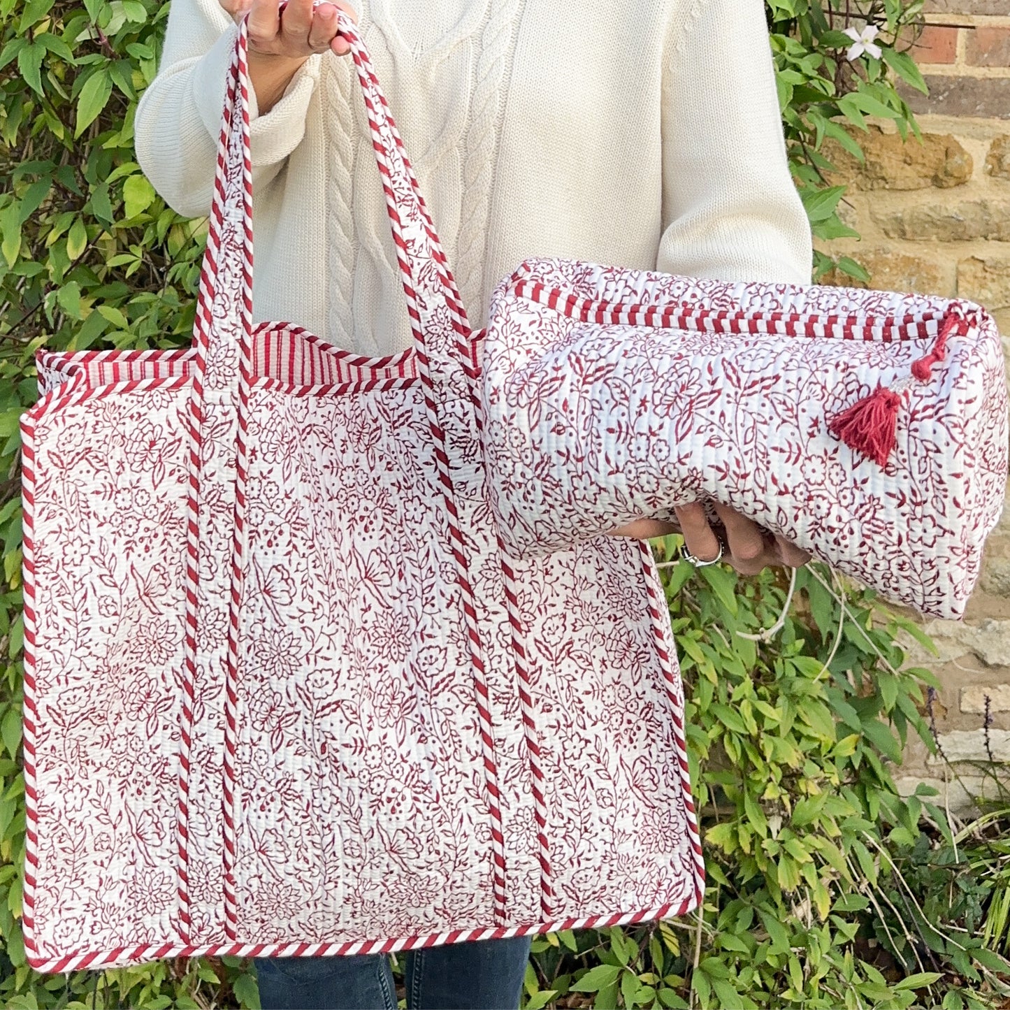 Burgundy Hazel Medium Wash Bag