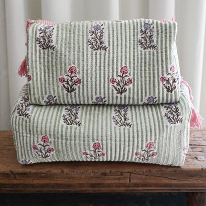Lila Green Wash Bag