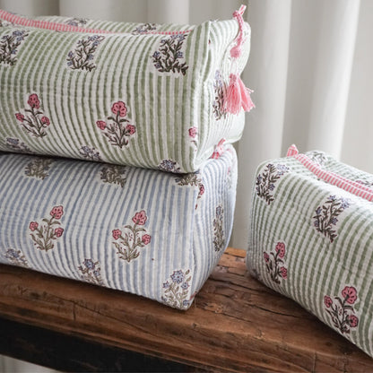 Lila Green Wash Bag
