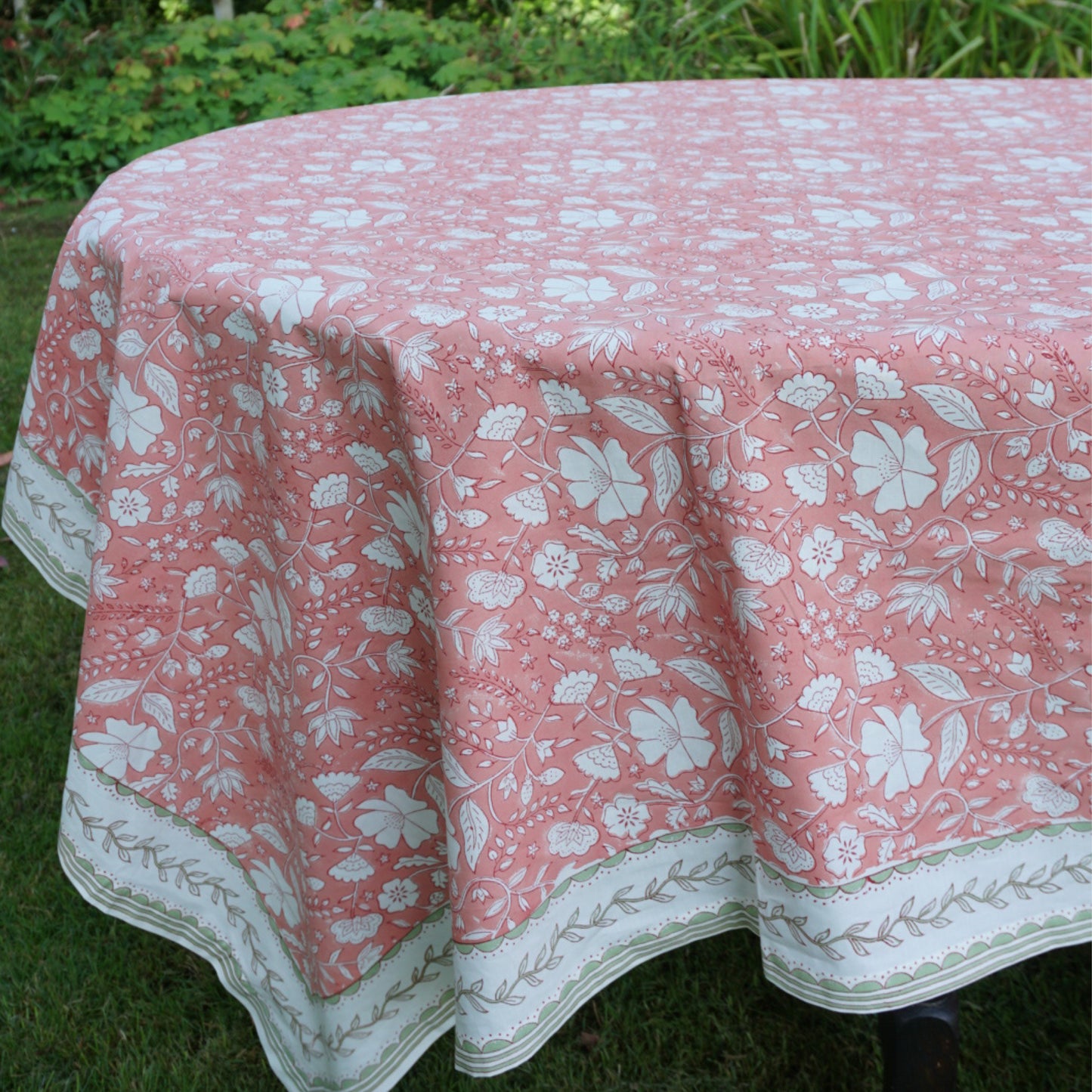 Rose Tablecloth in Pink