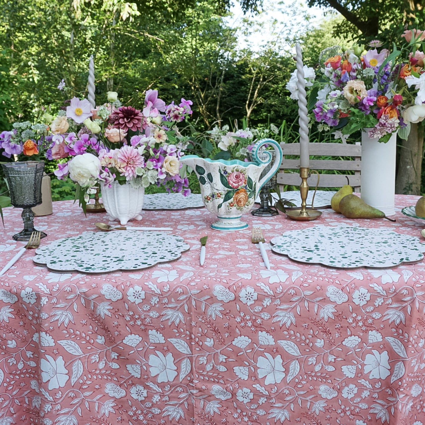 Rose Tablecloth in Pink