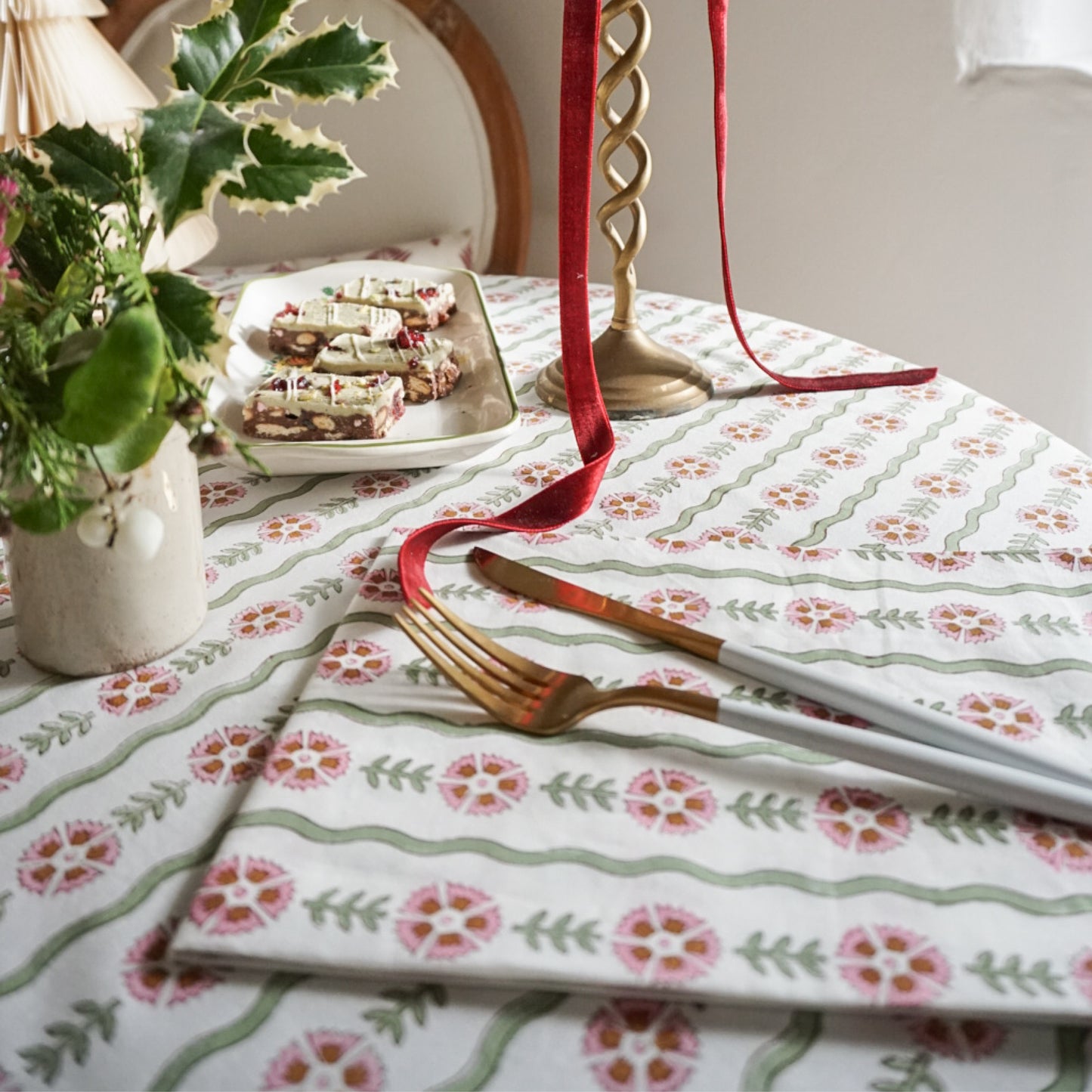 Thea Green Wavy Napkins // Set of 4