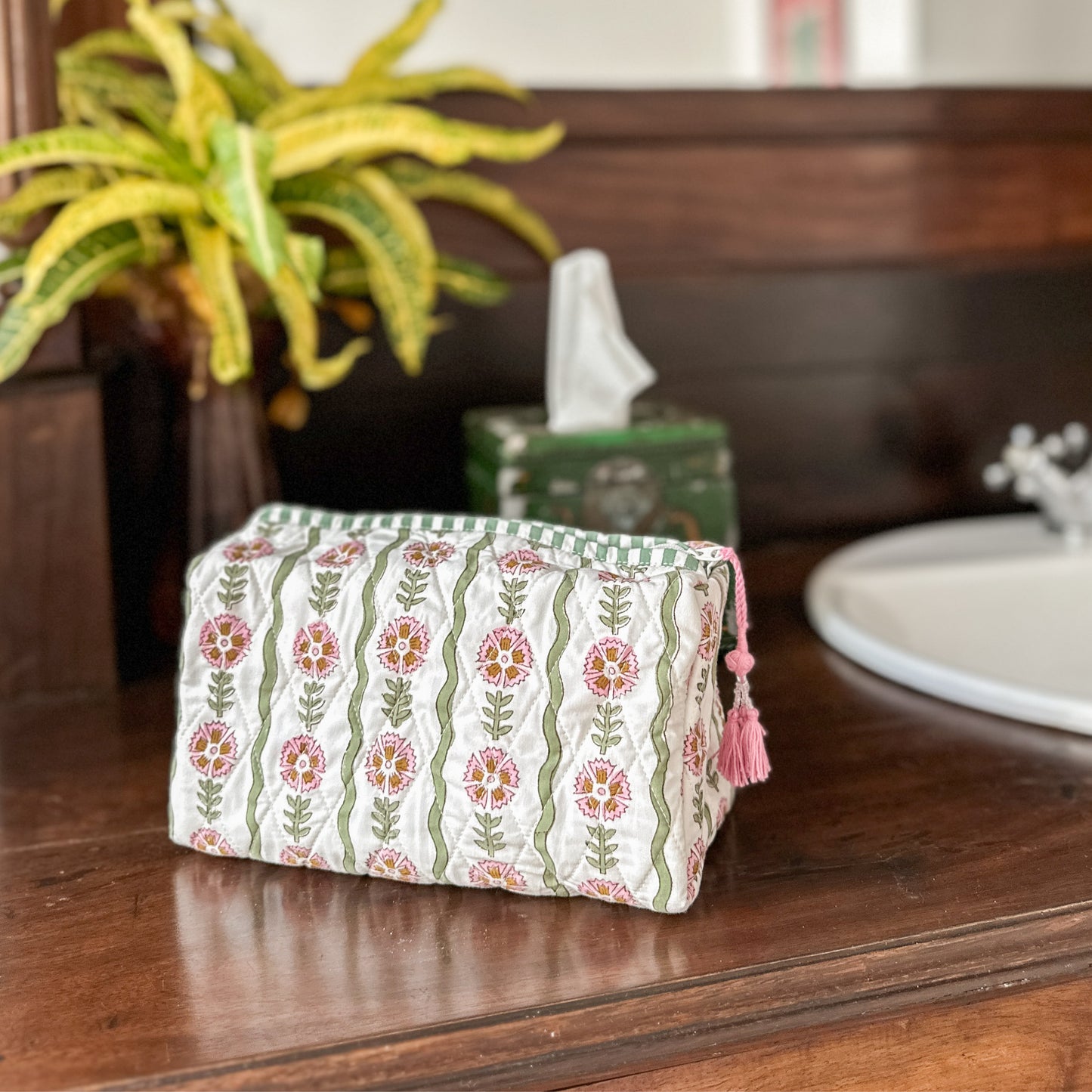Thea Small Wash Bag