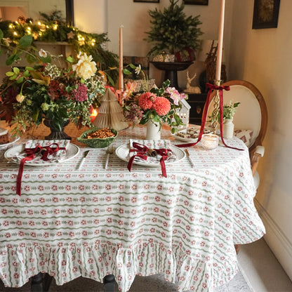 Thea Green Wavy Tablecloth