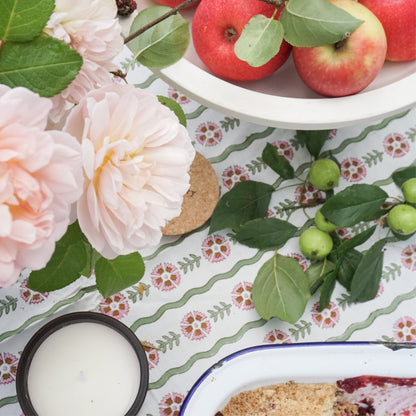Thea Green Wavy Tablecloth